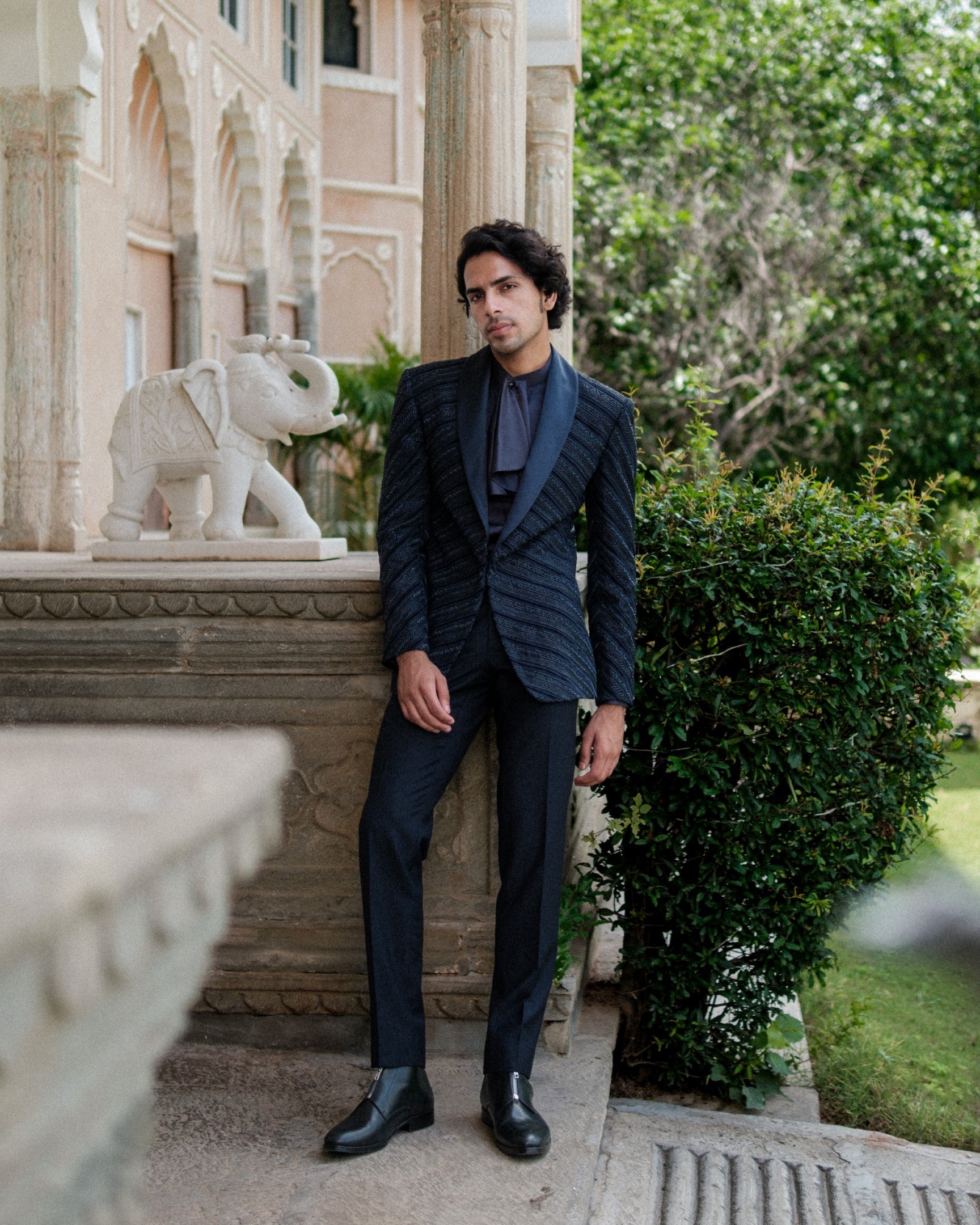Tribal Henna Tuxedo Set