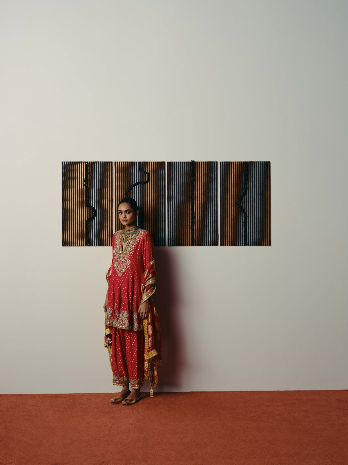 Ila Kalidaar Kurta Set